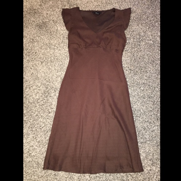 SOLD - beautiful flattering dress, size 4 see pics - Picture 10 of 11